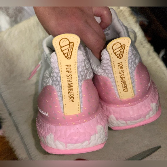 Adidas Ultra Boost - Picture 4 of 5